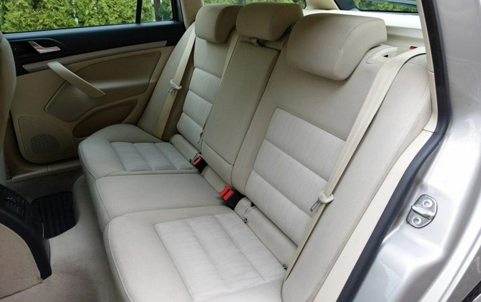 Skoda Octavia cena 23900 przebieg: 189000, rok produkcji 2010 z Mirosławiec małe 232